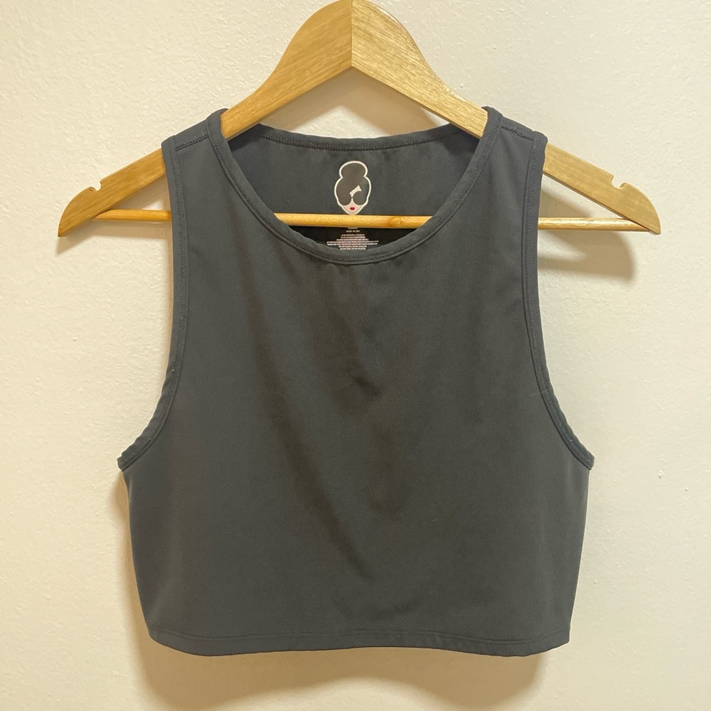Alice + Olivia sporty black cropped racerback tank top